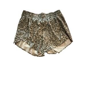 Athleta Hustle 4.5" Running Shorts Women’s Small Green Camo Lined EUC